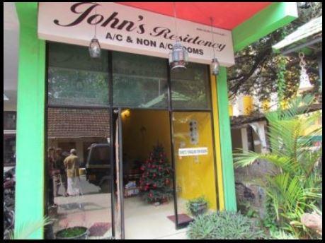 ホテル Johns Residency Kochi エクステリア 写真